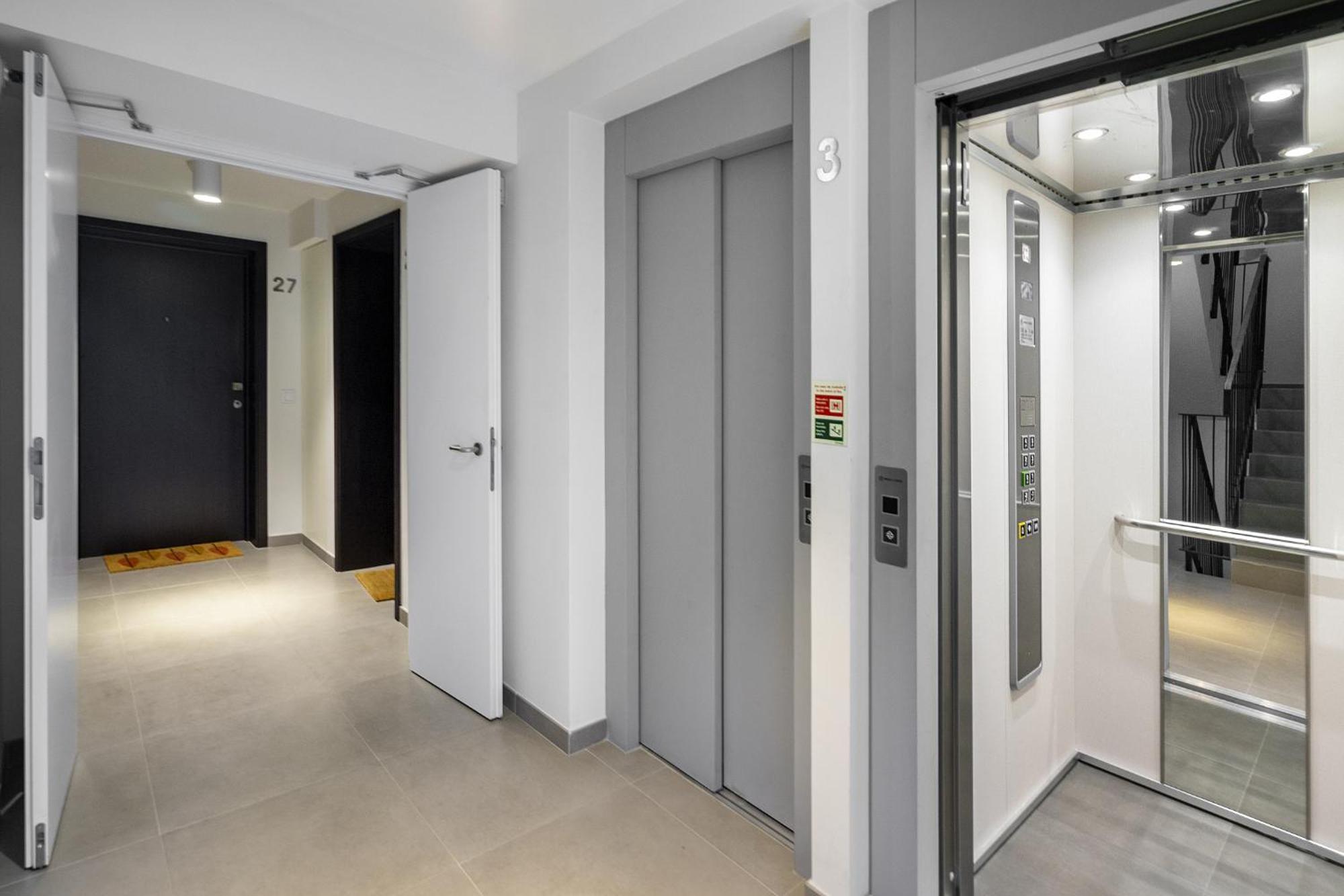 Apartment Whome Urban Oasis: Modern Living With Parking & Ac *