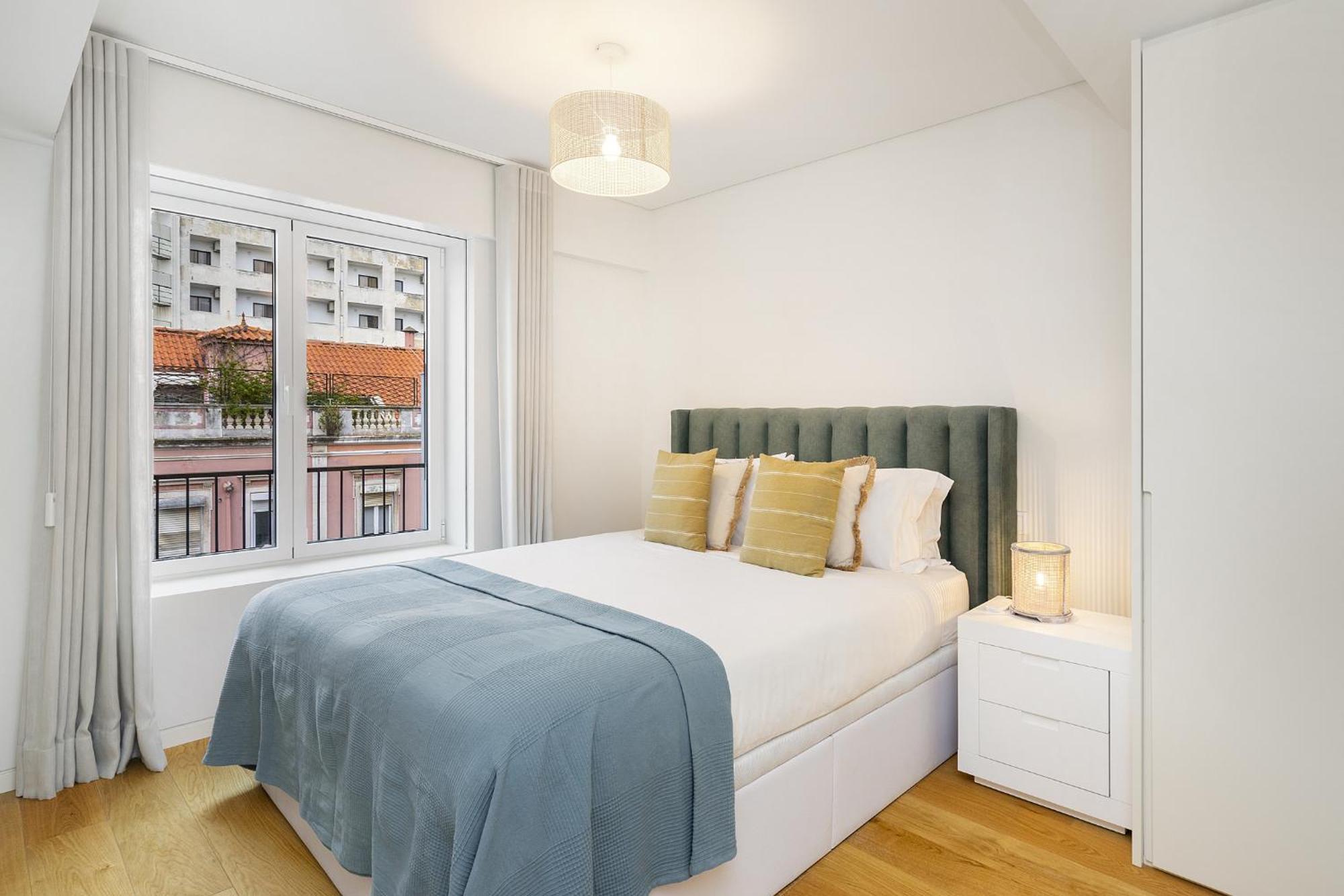 Whome Urban Oasis: Modern Living With Parking & Ac Apartment *