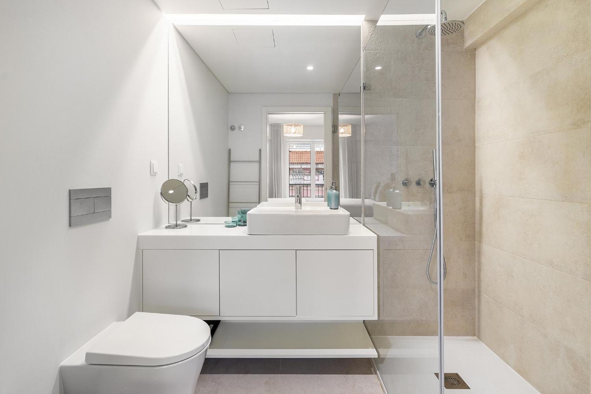Whome Urban Oasis: Modern Living With Parking & Ac Apartment *